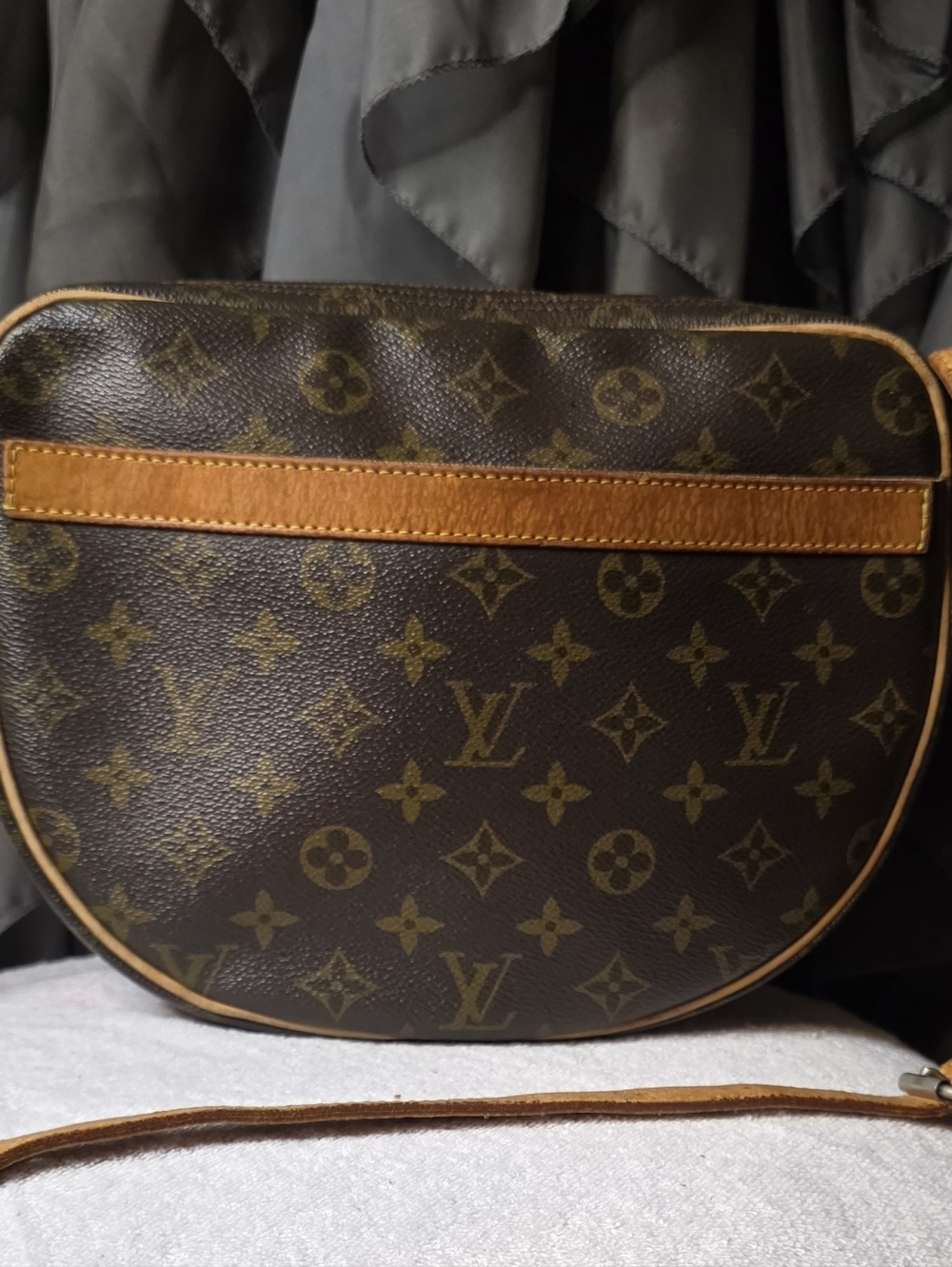 Authentic Louis Vuitton Jeune Fille GM Monogram Canvas Crossbody With COA - Picture 3 of 11